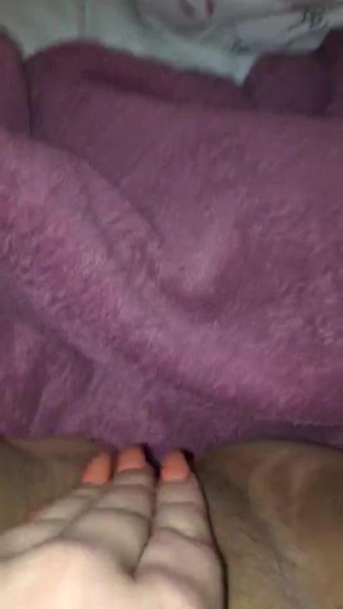 Click to play video Huge pee in bed, pt II XTube Porn Video from peebaby97